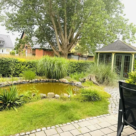 F-1112 01 Strandnah, Garten Lobbe